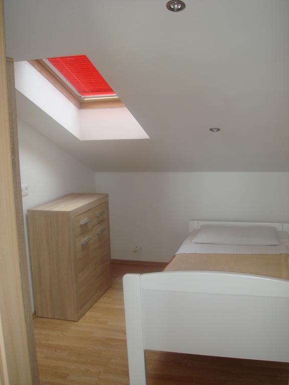 Apartments Jelicic Selce Bagian luar foto
