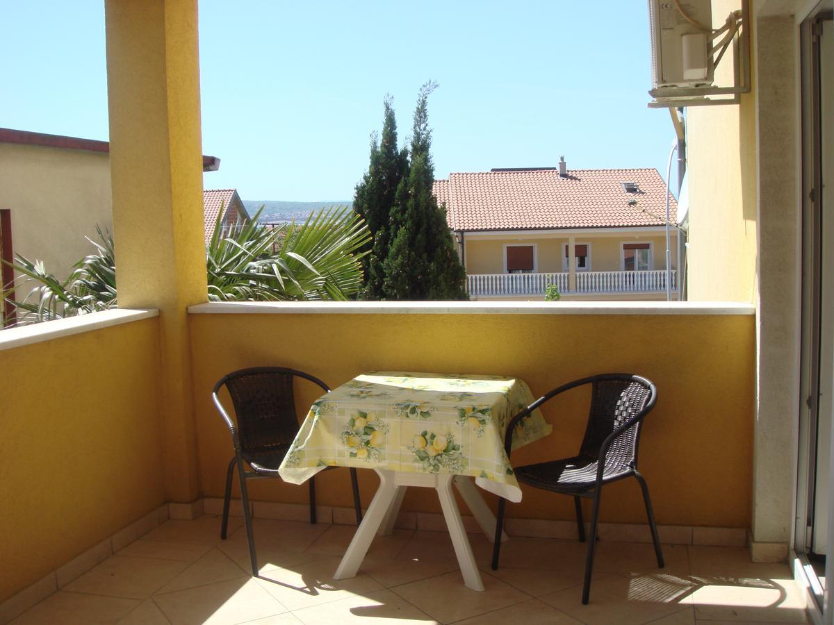Apartments Jelicic Selce Bagian luar foto